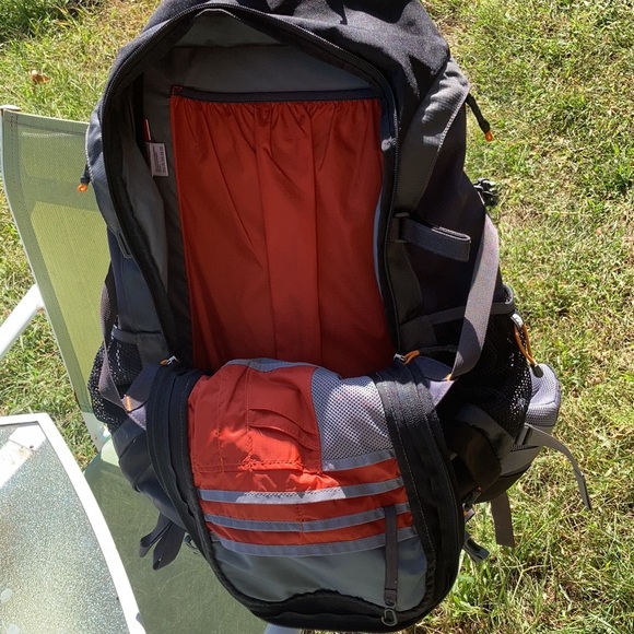 The North Face Solaris 35 Hiking Camping Daypack Travel Backpack AS IS - Picture 8 of 13